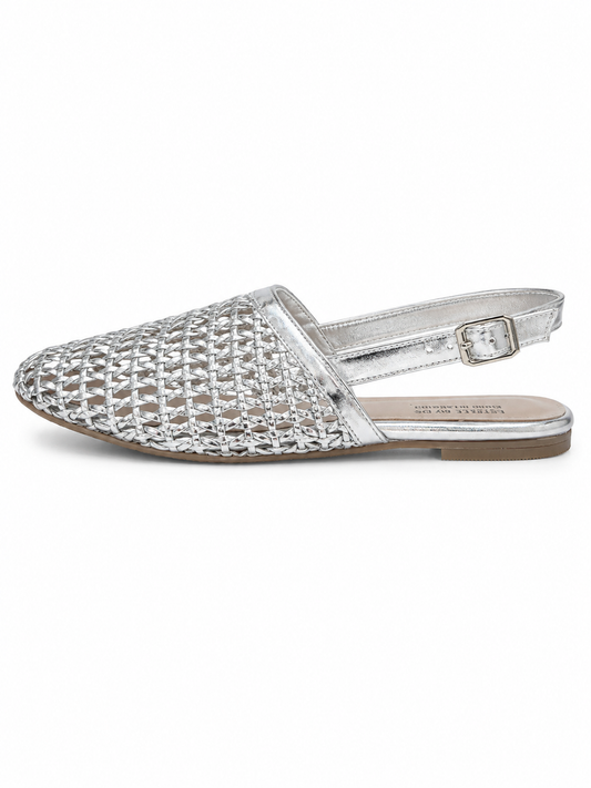 Flats sandals